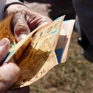 Можно ли самостоятельно выбрать размер пенсионных выплат в Казахстане