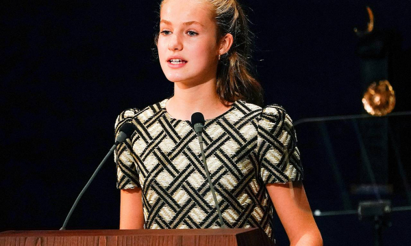 17-летняя испанская принцесса собралась в армию